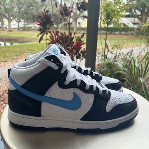 Nike Dunks “ University Blue”